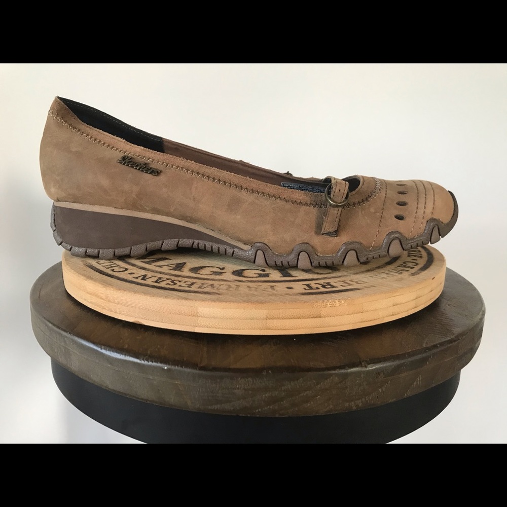 Skechers Women's Tan Brown Slip-On Flats Size 10